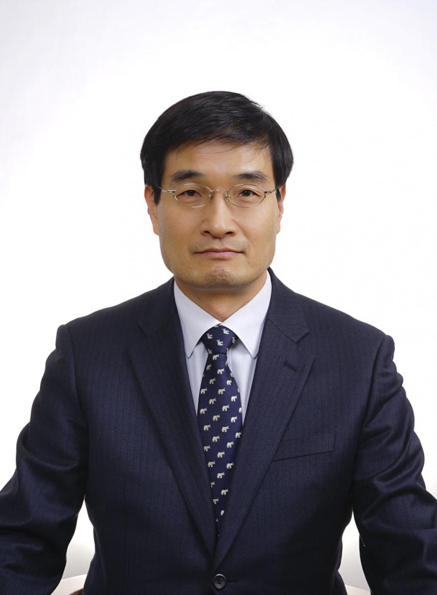 Headshot of Byung Hwa Chung
